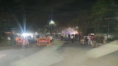 UP: बदायूं में दो सगे भाइयों की हत्या, गुस्साए लोगों ने चौकी घेरी, तीन खोखे फूंके; शहर में बवाल, फोर्स तैनात Neighbor murdered two children in Badaun