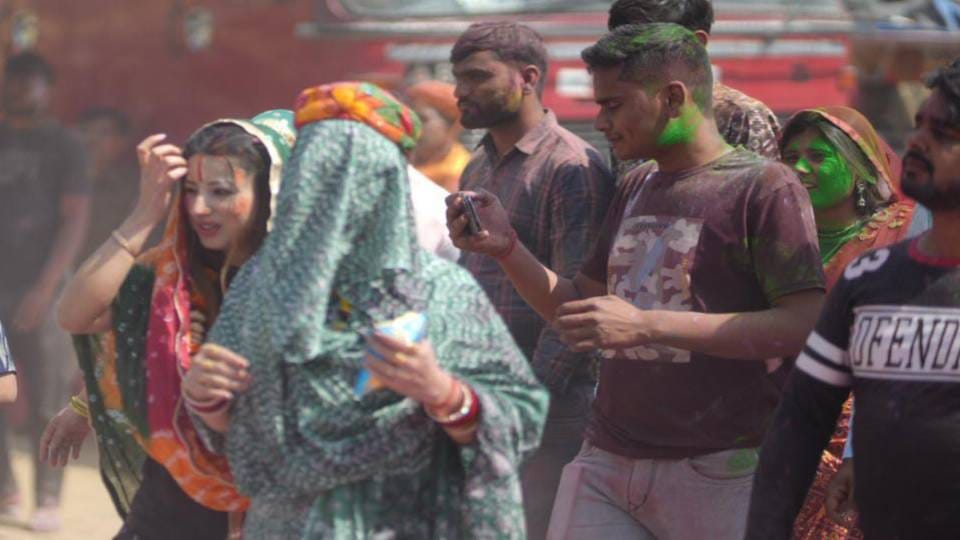See supernatural scenes of Lathmar Holi in Nandgaon in pictures