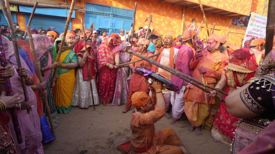 Barsana ki Gori Phaguva Mangan aayin watch scenes of Nandgaon Lathmaar Holi live in pictures