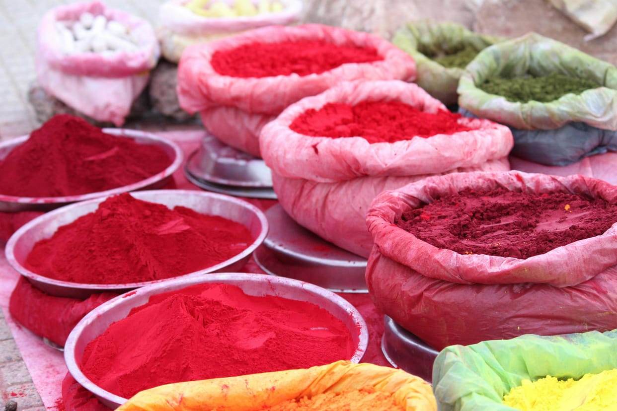 Holi 2024:  Gulal and wet colors can trigger asthma