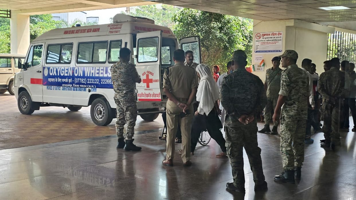 Jagdalpur: CSP Jagdalpur referred from Mekaj to Raipur, Superintendent of Police reached the hospital late nig