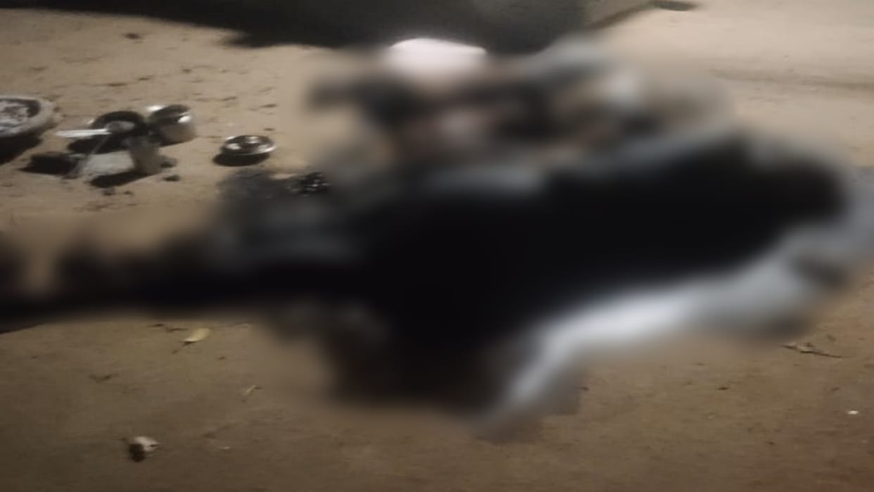 Shahdol News Dead body of an elderly couple found in courtyard of their house