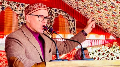 जम्मू कश्मीर: विधानसभा चुनाव को लेकर फिर बरसे उमर, कहा- एक राष्ट्र-एक चुनाव के लागू होने पर कैसे होंगे सुरक्षा omar Abdullah questions govt over non conduct of assembly polls with lok sabha election
