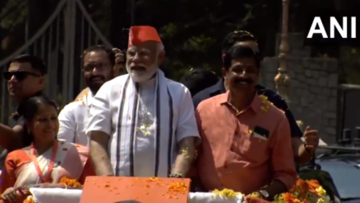 Prime minister narendra Modi in Kerala road show in palakkad news in hindi