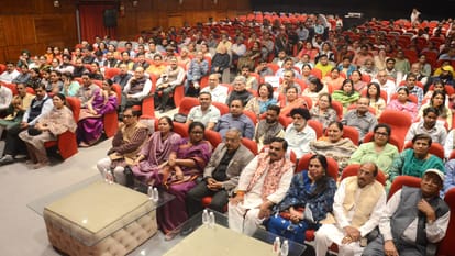 Actress Juhi Babbar performed the play With Love Aapki Sayara in Bareilly IMA Hall