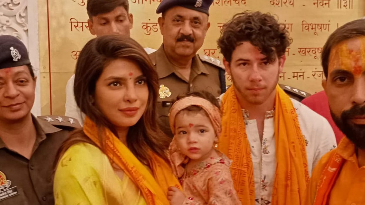 Ayodhya: Priyanka Chopra reached Ram temple and said - Life is blessed, husband Nick had kept Ramnami Gamchha