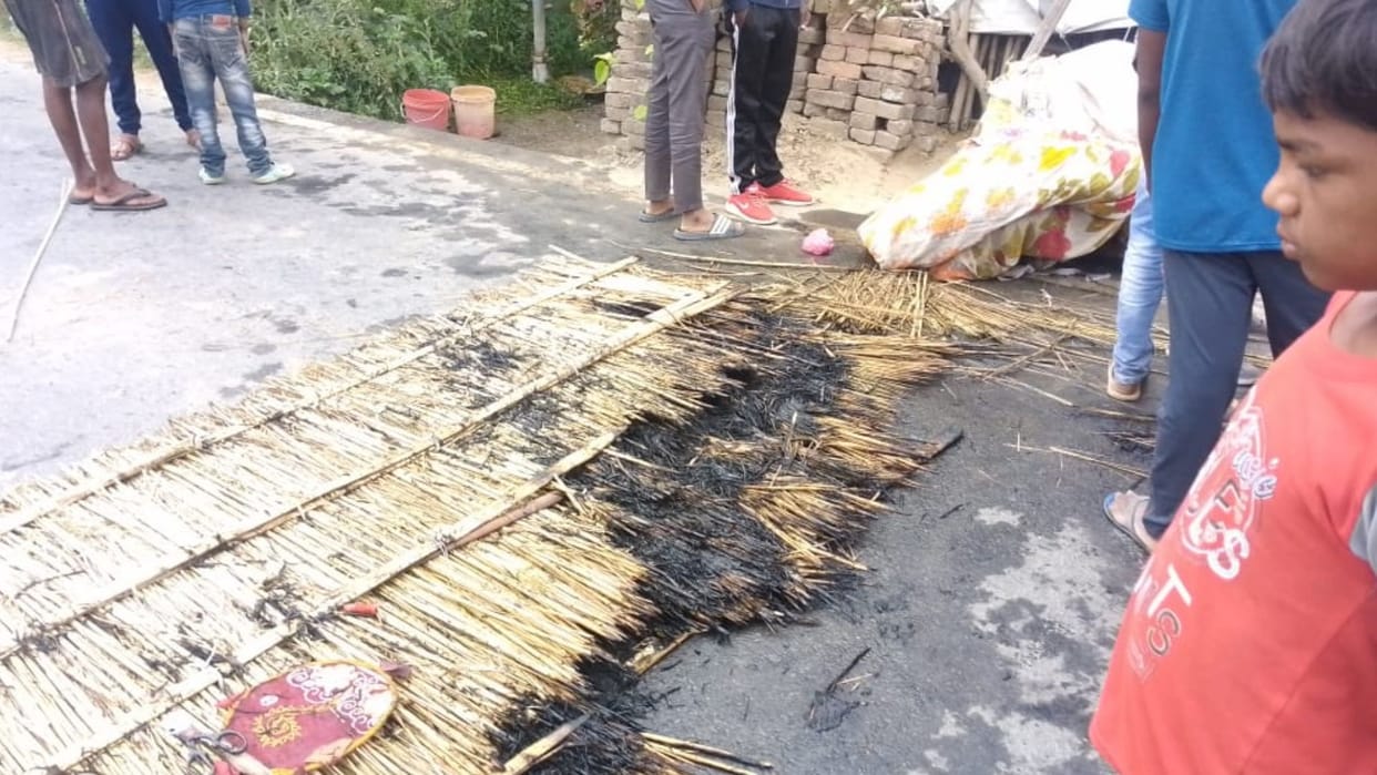 old man died burnt due the current high tension wire in ballia