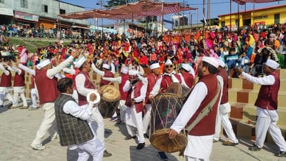 Uttarakhand News: Holi celebrated in Lohaghat