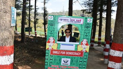 Kumaon Commissioner Deepak Rawat inaugurated Democracy Cafe in Bhowali