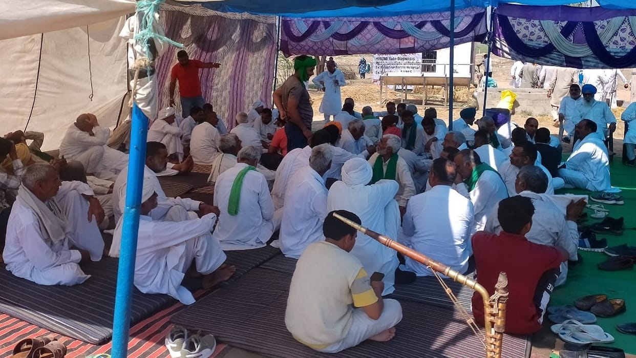 Ashes of late Shubhakaran immersed in Rojhanwali In Fatehabad, he died due to bullet injury during movement