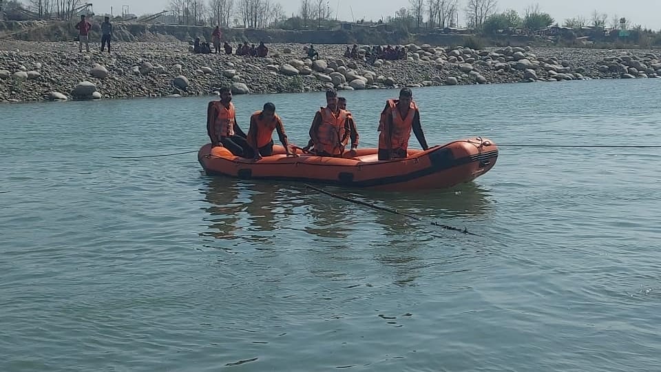 Jammu Kashmir: young man drowned after taking a bath in the Ravi river in lakhanpur Kathua