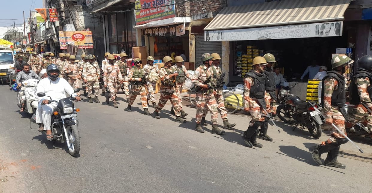 West UP News Live: It is difficult to go home on Holi, trains are full, BJP can open its cards today