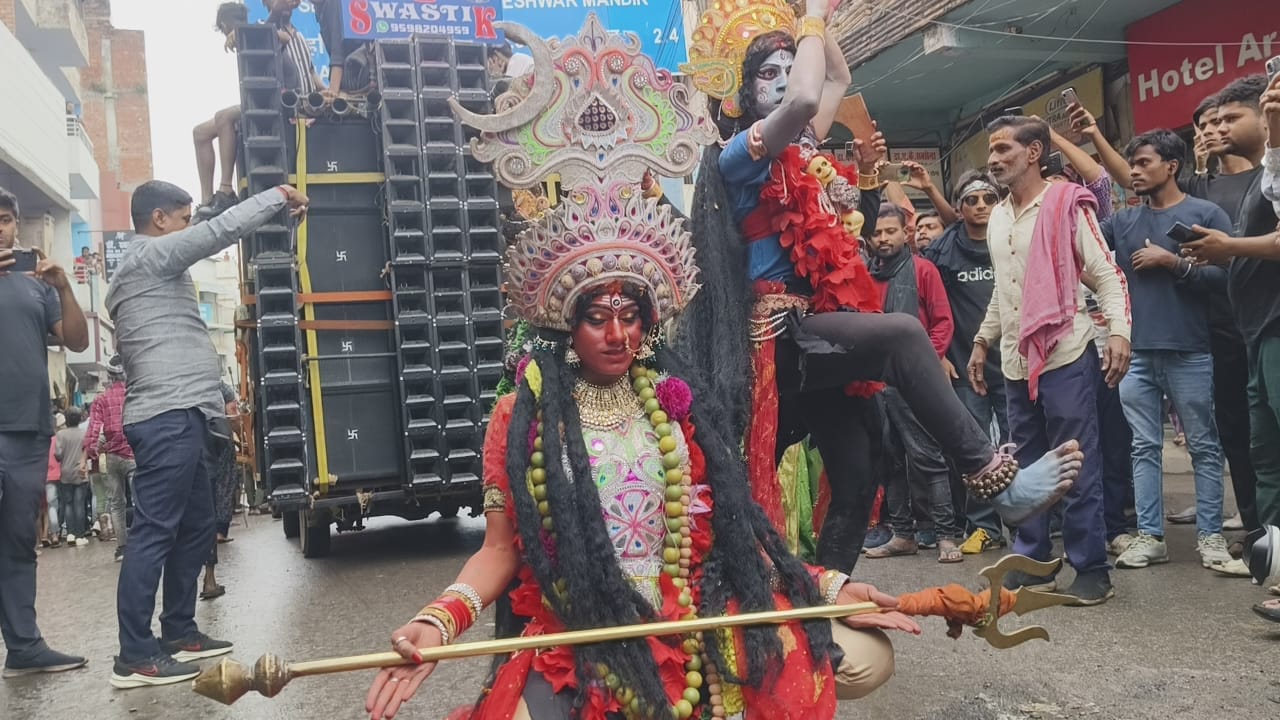 Holi 2024 celebration devotees play pyre ashes at Harishchandra Ghat Varanasi
