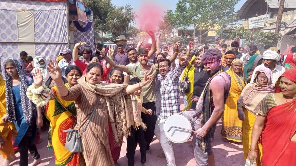 Banke Bihari came out of sanctum sanctorum to play Holi On Rang Bharni Ekadashi procession of devotees