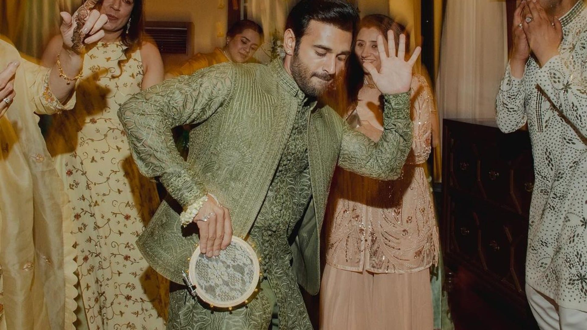 Pulkit Samrat shared inside photos of mehndi night with Kriti Kharbanda click here to see the unseen photos
