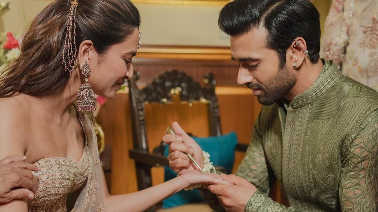 Pulkit Samrat shared inside photos of mehndi night with Kriti Kharbanda click here to see the unseen photos