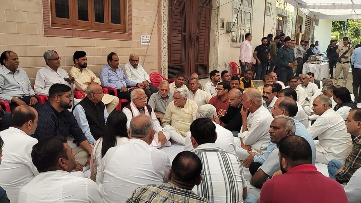 Former Chief Minister Manohar Lal expressed grief over demise of former minister Manish Grover brother