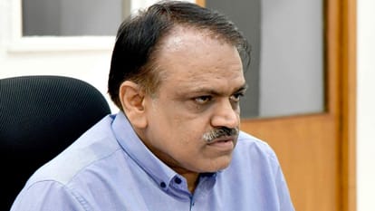 मुख्य निर्वाचन अधिकारी प्रवीण गुप्ता