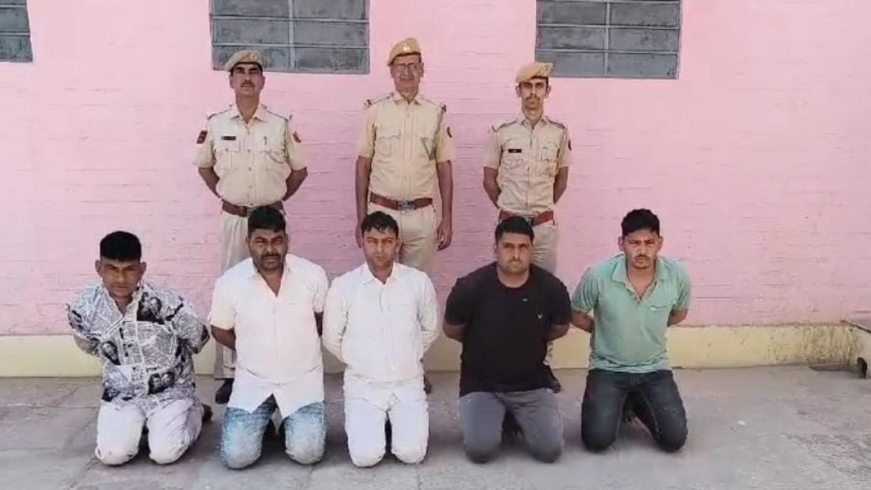 Hanumangarh Five thugs of fake currency gang arrested used to cheat by posing as policemen
