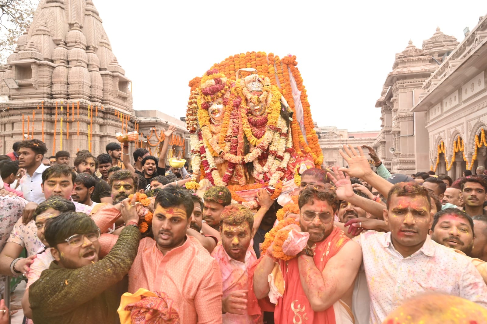 Rangbhari Ekadashi Crowd devotees at Vishwanath Dham to offer Gulal to Baba