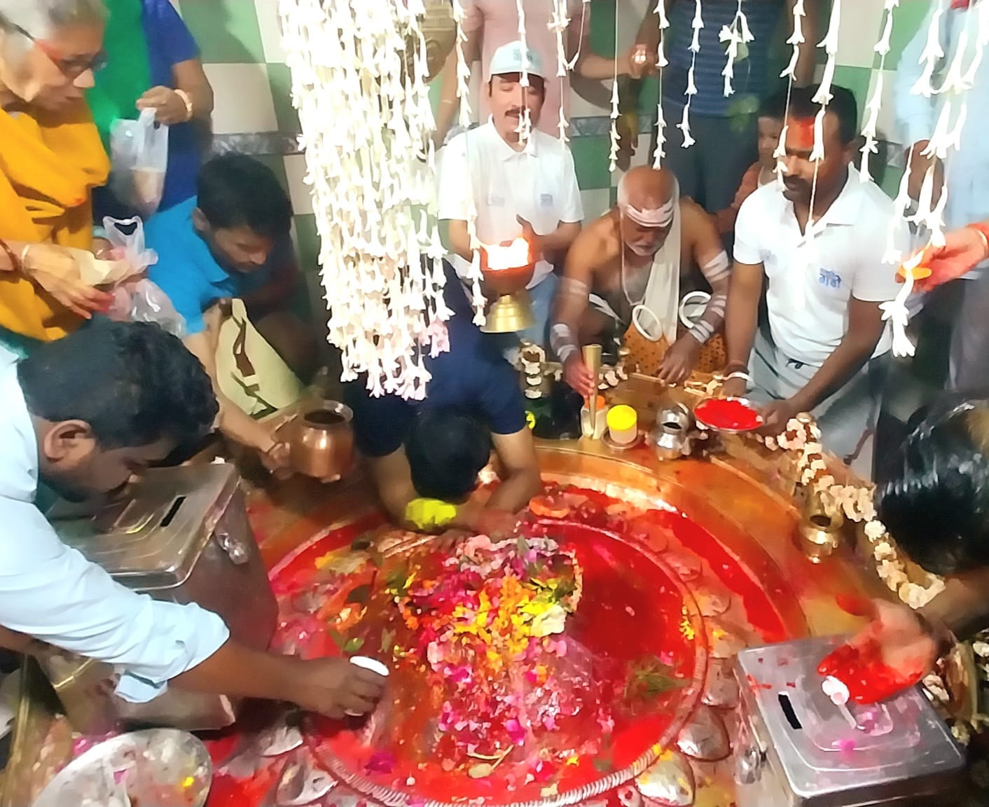 Rangbhari Ekadashi 2024 Holi celebration in Gauri Kedareshwar temple