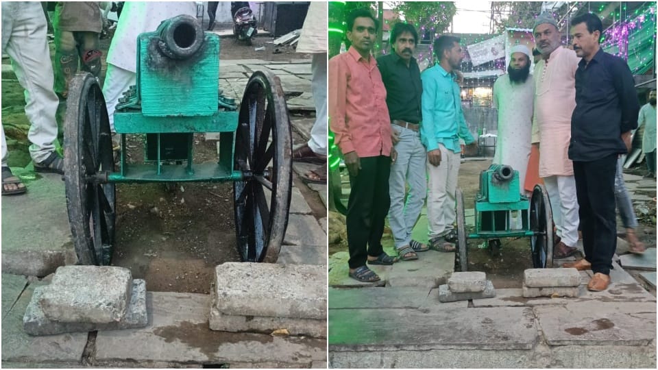 Cannons are fired in Ujjain to give notice of Sehri-Iftar