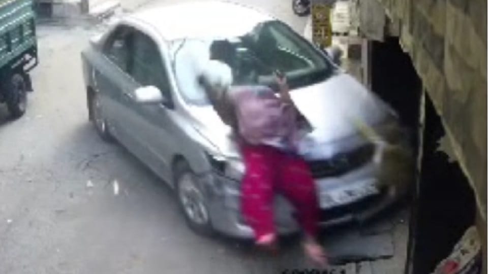 man hits old woman with car in Geeta Colony delhi dies on the spot