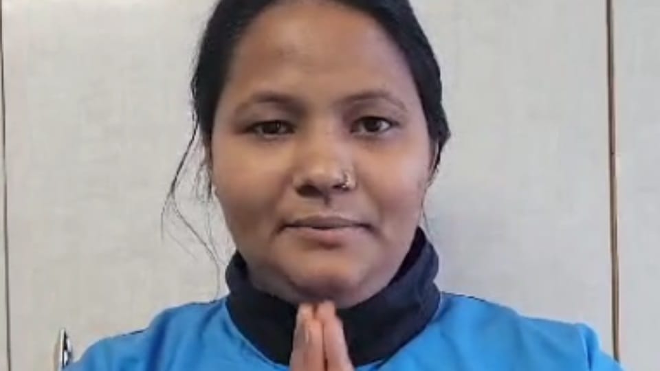 Aao Vote Karen: International weightlifter Kavita appeal to Vote