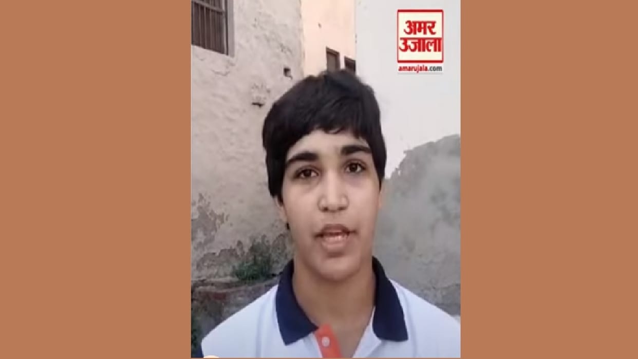 aao vote karen International wrestler Sarika appeals, says one vote helps in forming better government