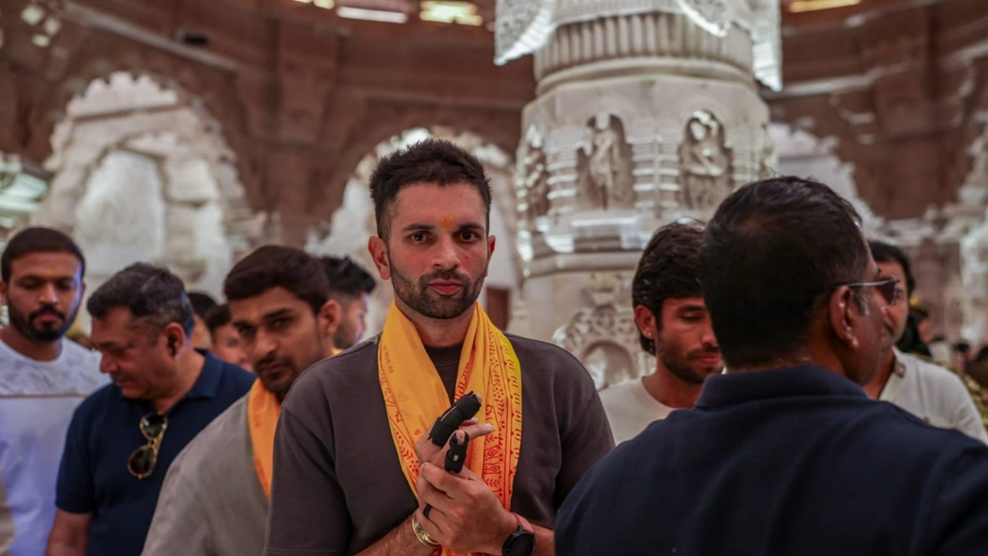 IPL team Lucknow visits Ram temple in Ayodhya.