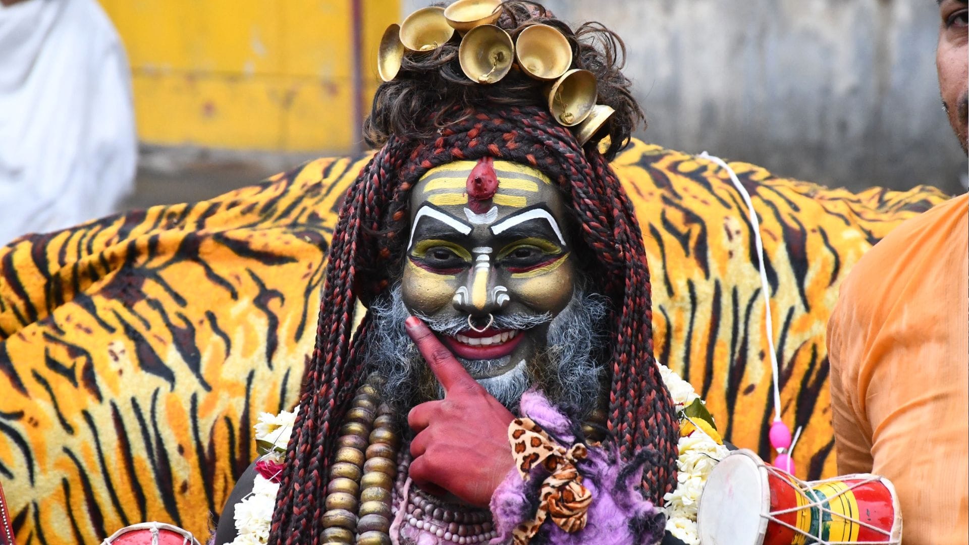 Holi in varanasi See amazing view of Kashi unique Holi in latest pictures