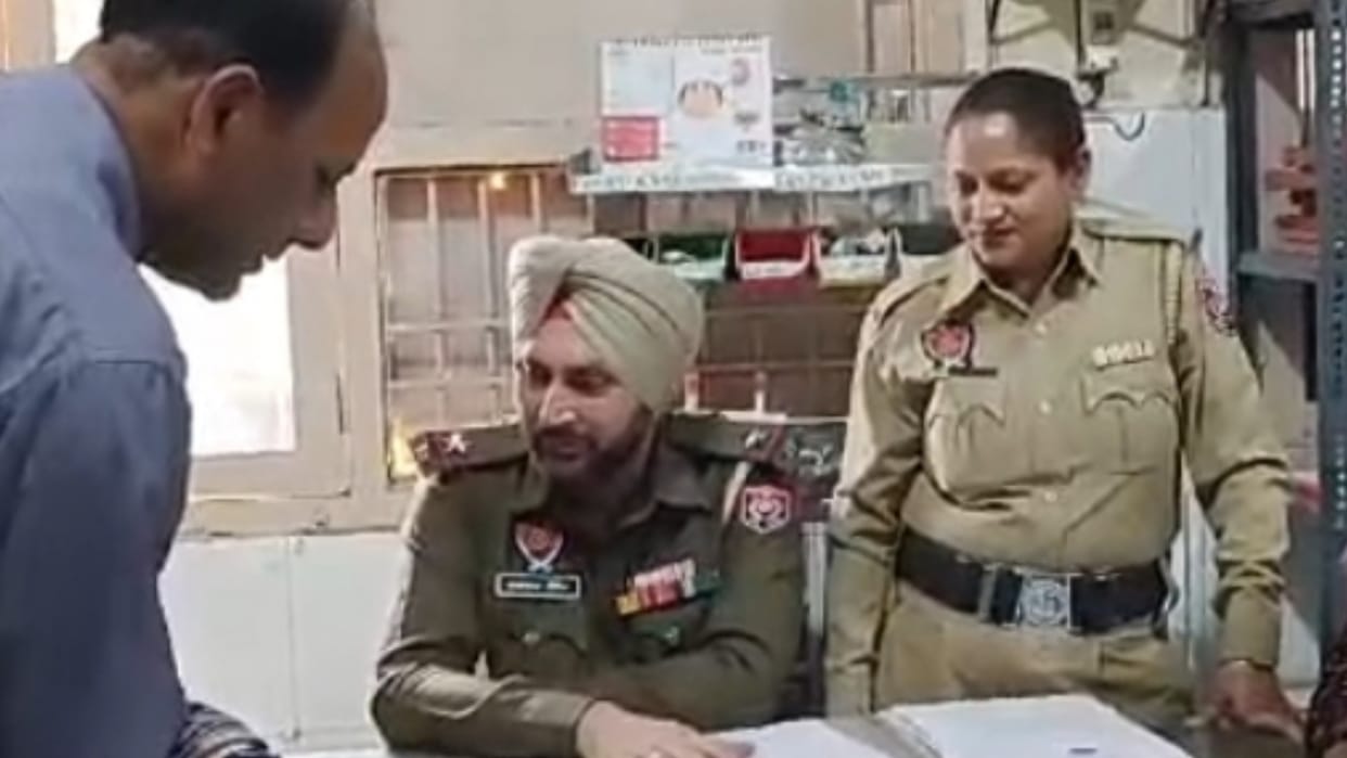 Punjab: 14 girls including 6 Nigerians arrested for blackmailing and robbing passersby
