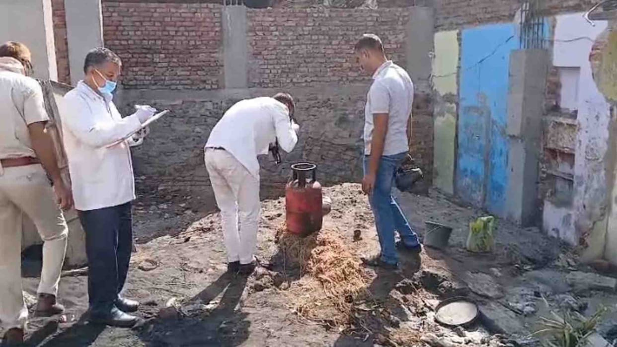 Jaipur News: Five people of a family died due to burning in fire caused by gas cylinder.