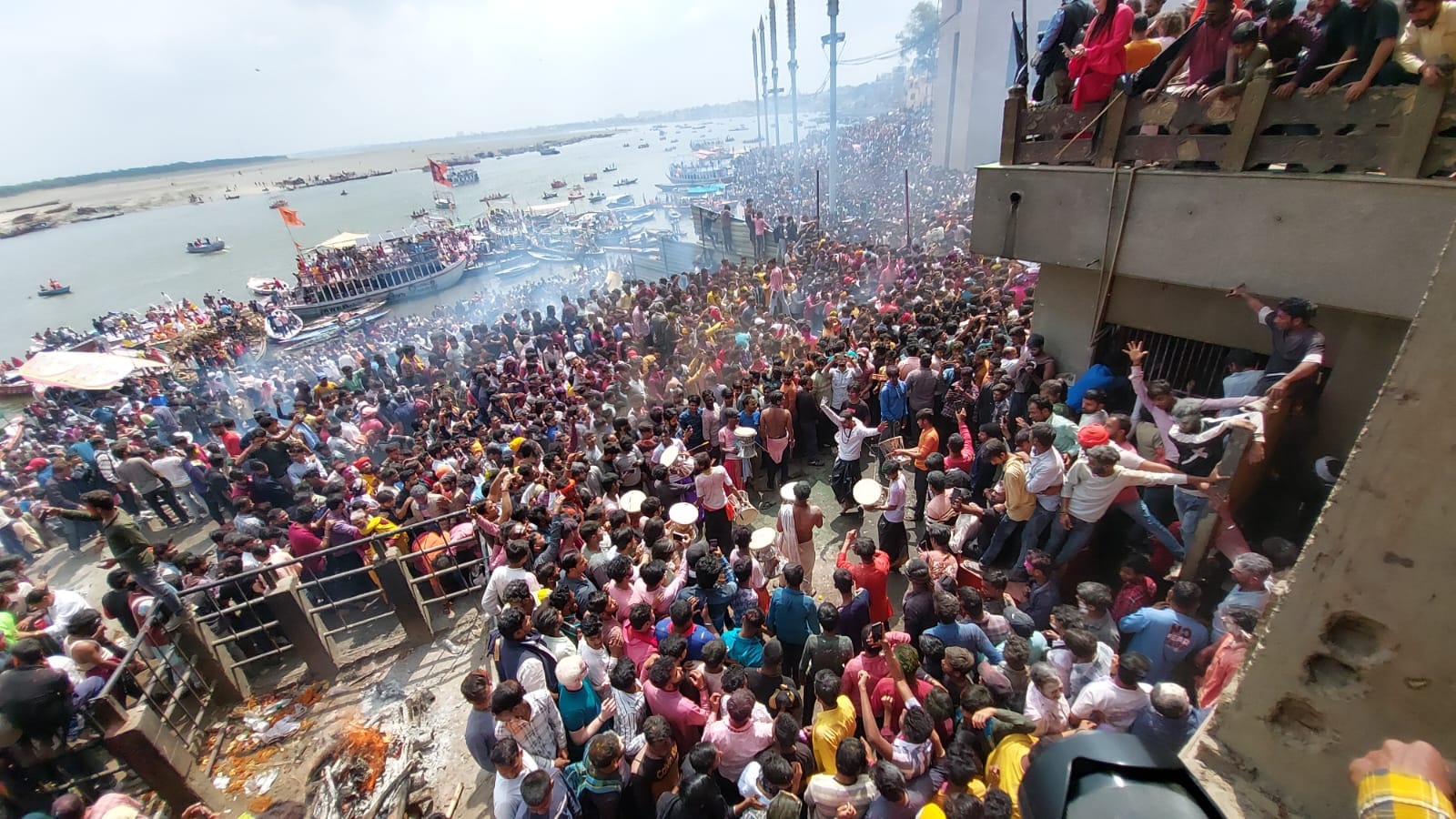 Masan holi 2024 ashes holi played at Manikarnika Ghat See Video Photos
