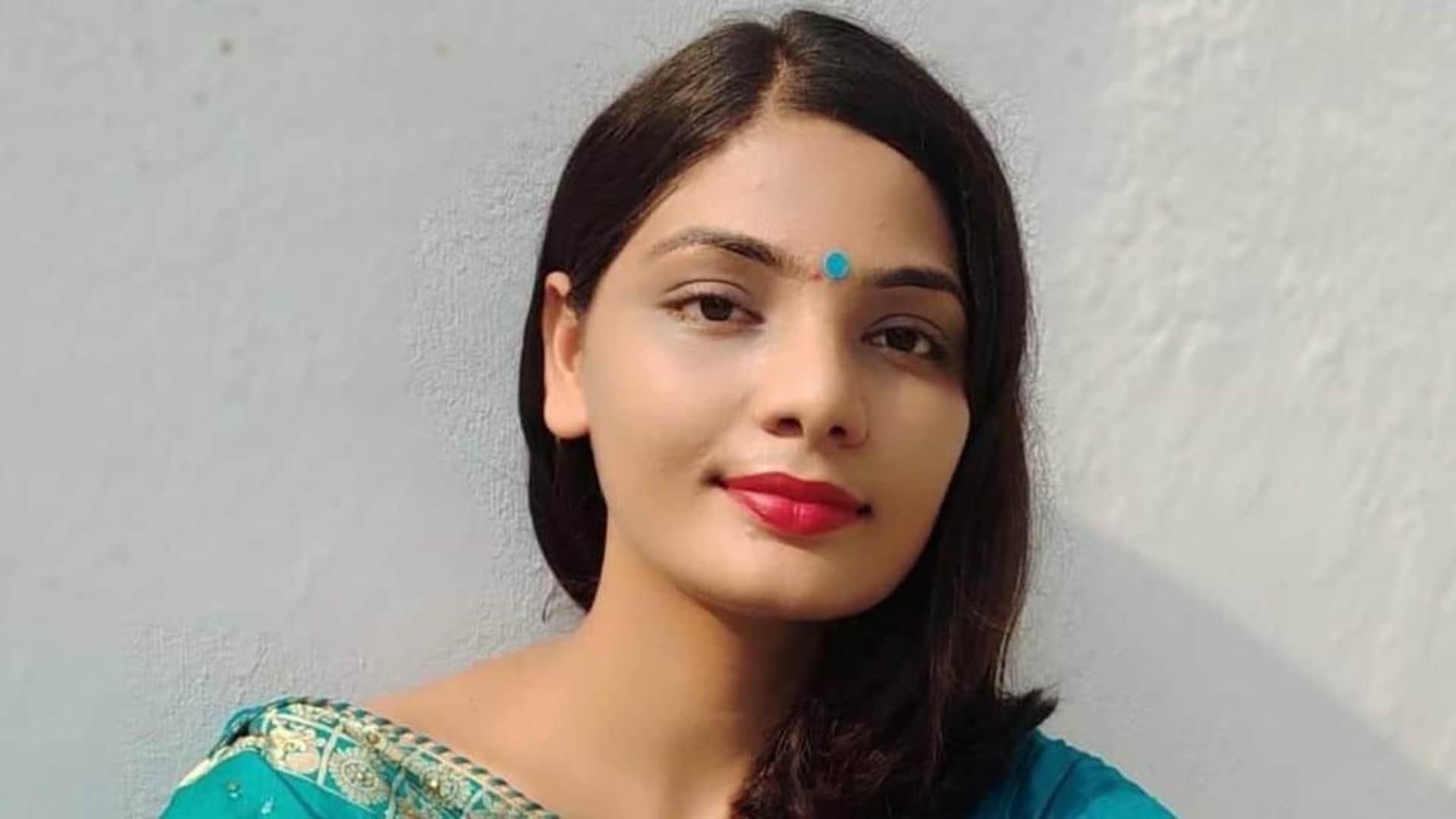 Neha Singh Rathore known for her controversial track UP Mein Ka Ba met with ghastly accident video goes viral