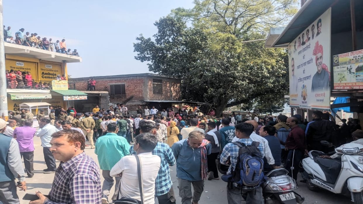 Family members create ruckus over youth's death, protest at Majheen Chowk