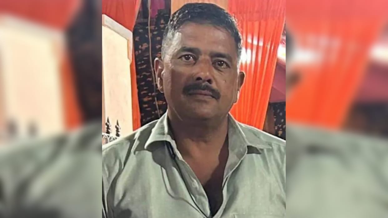 Jhunjhunu News Policeman dies after coming in front of train