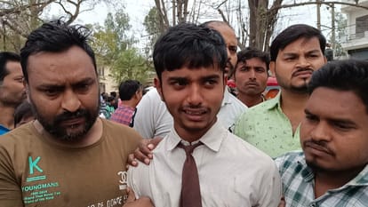 Incident in Pratapgarh: Furniture businessman shot dead, father stabbed in front of son