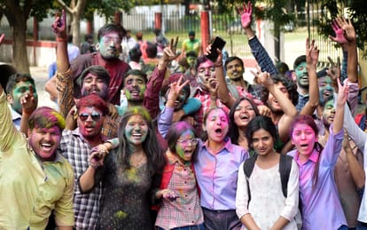 Holi gets the color of Lok Sabha elections, demand for saffron gulal increases