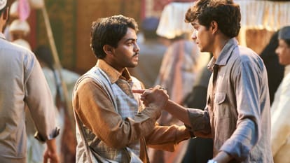 Ae Watan Mere Watan Review by Pankaj Shukla Sara Ali Khan Kannan Iyer Sparsh Shrivastava Emraan Hashmi