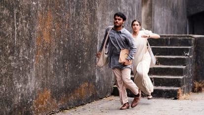 Ae Watan Mere Watan Review by Pankaj Shukla Sara Ali Khan Kannan Iyer Sparsh Shrivastava Emraan Hashmi