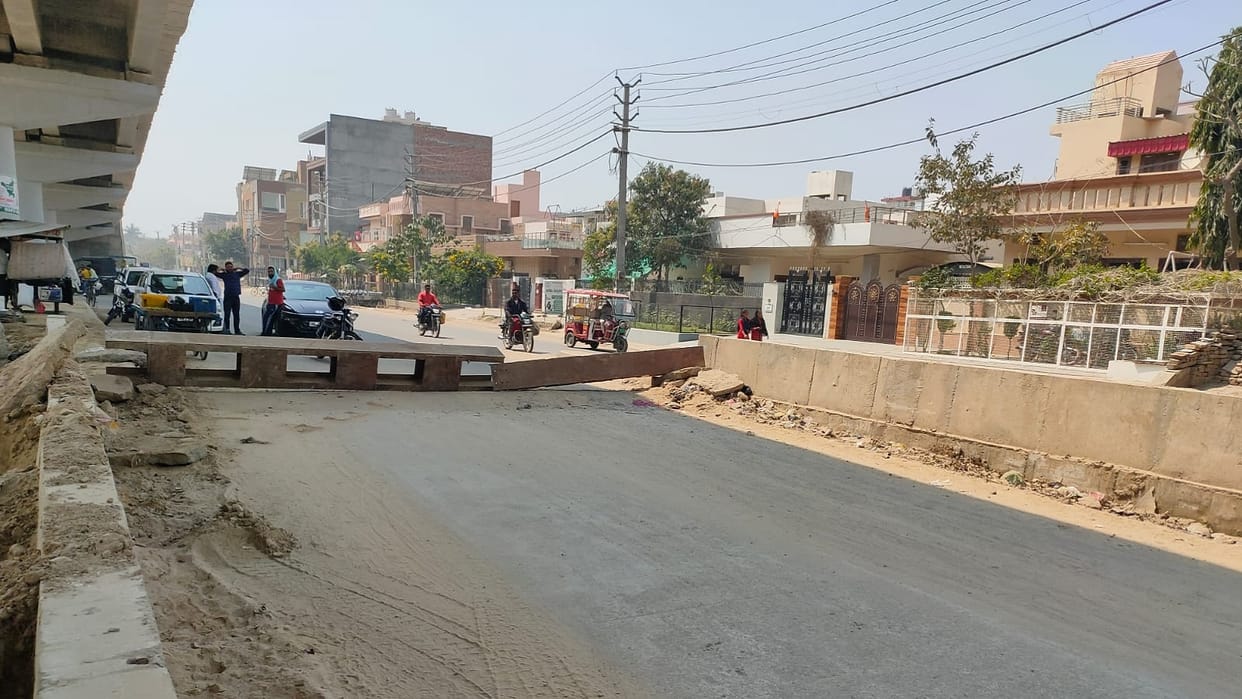 Work on placing girders on Surya Nagar Railway Overbridge started in Hisar