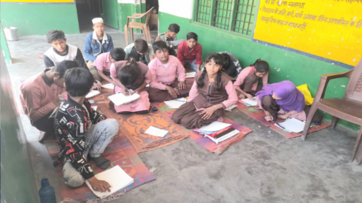 Students appearing for exam on sackcloth: Plight revealed when paper started