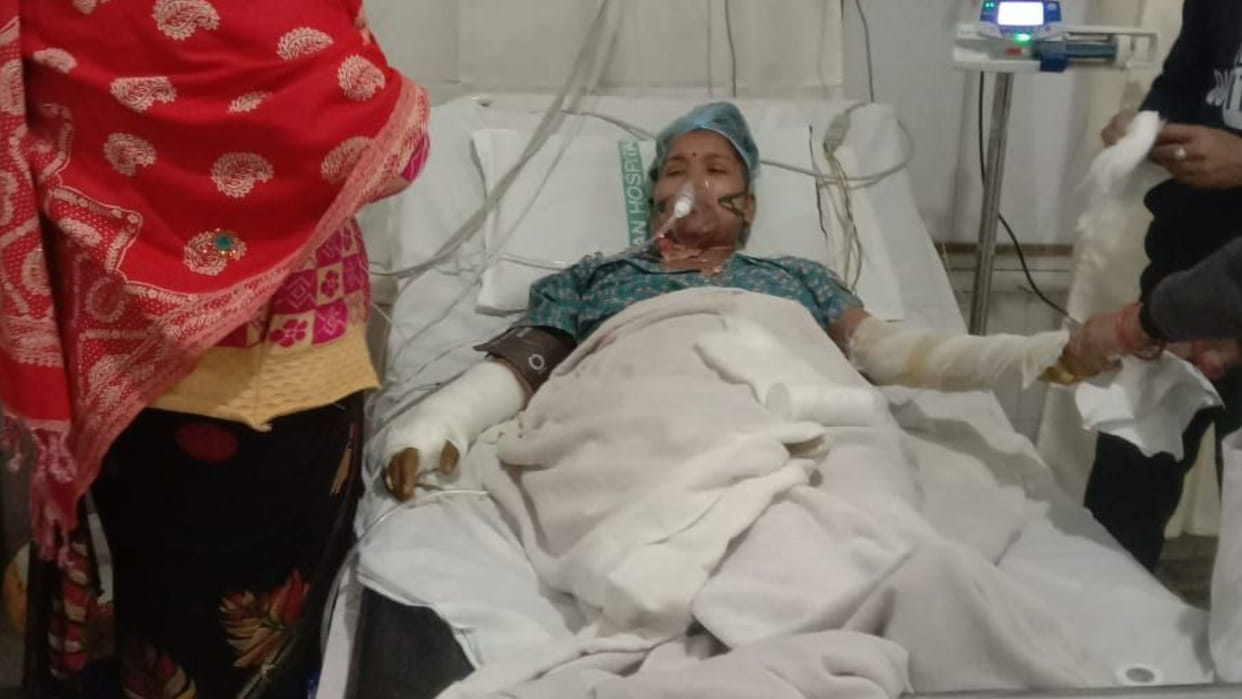 During the delivery operation in Deoria, the doctor had stitched the urinary tract and uterus together.