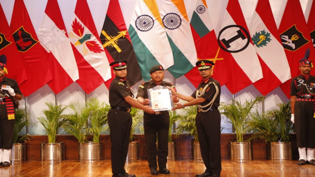 Soldiers honored for bravery, Lieutenant General said - the country's border is in safe hands.
