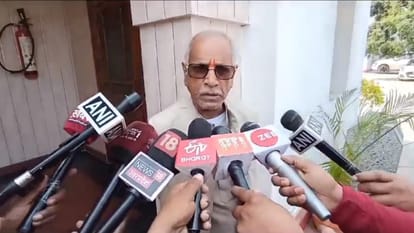 Ayodhya: लोग वीआईपी दर्शन से बचें... चंपत राय ने पैसे लेकर रामलला का दर्शन कराने पर दी प्रतिक्रिया Champat Rai speaks about Ramlala darshan after paying money.