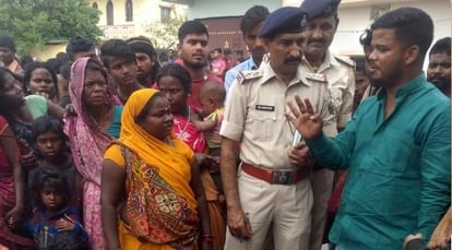 Bihar News: Woman dies after being hit by speeding Pickup in Patna; People blocked the road in protest