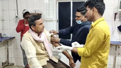 Bhojpur News Middle aged man stabbed in dispute over two feet street