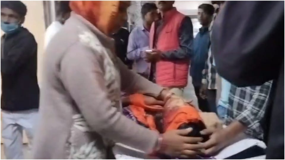 Father dies, daughter and her friend injured in road accident in Umaria