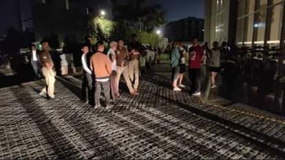 Flames rose in Hotel Radisson, tourists trapped in lift, chaos